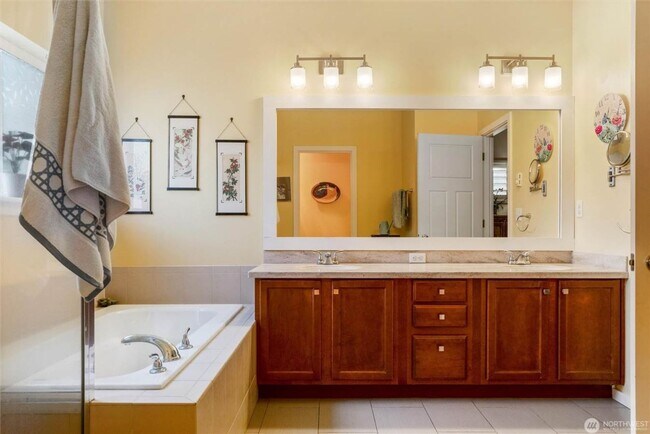 Building Photo - Elegant 3 Bedroom Home in Harbor Crossing ...