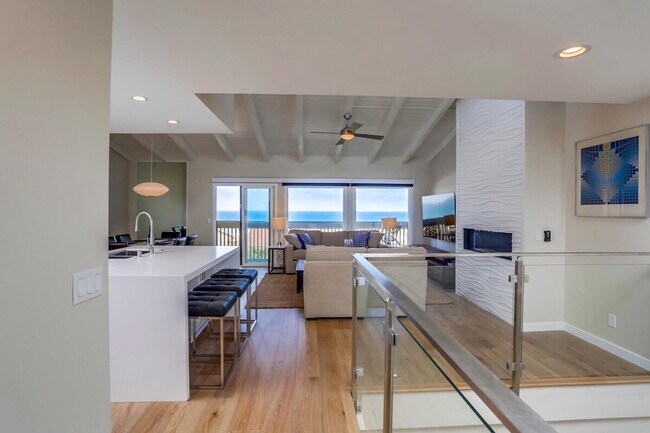 Building Photo - 450 S Sierra Ave