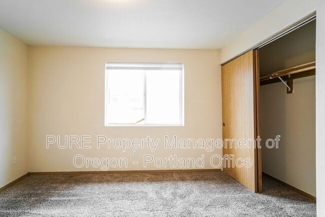 Building Photo - 2619 SE 125th Ave