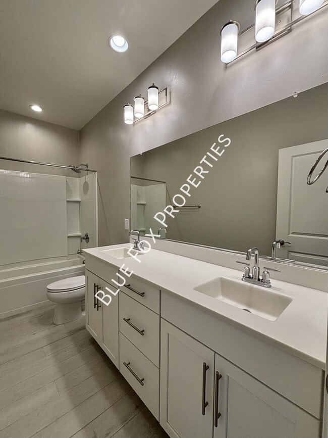 Building Photo - 5536 W Lazy Farm Dr