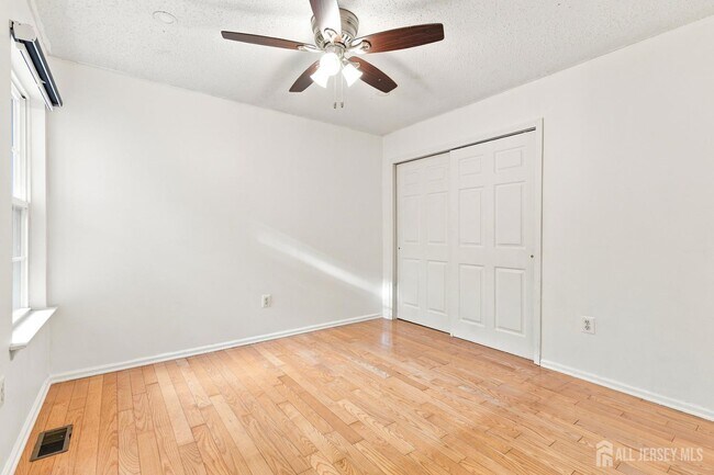 Building Photo - 63 Prestwick Way