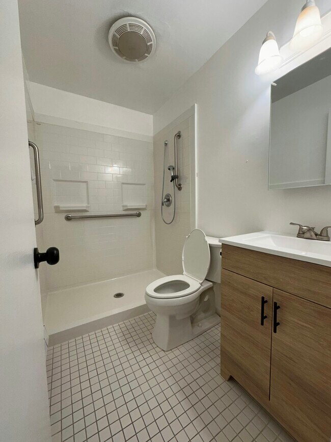 Building Photo - 2412 Winding Way