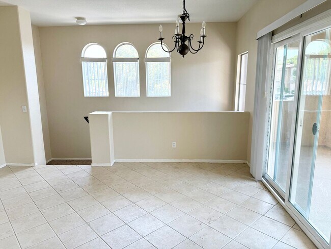 Building Photo - Beautiful Condo Available in Murrieta