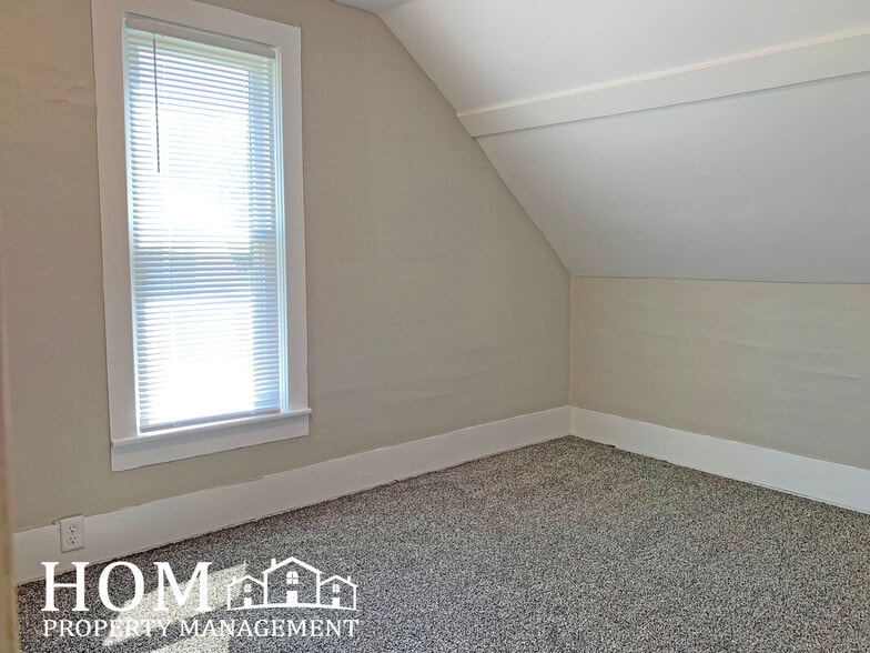 Building Photo - 322 E Humphrey St