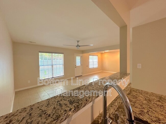 Building Photo - 3227 Lake Dr