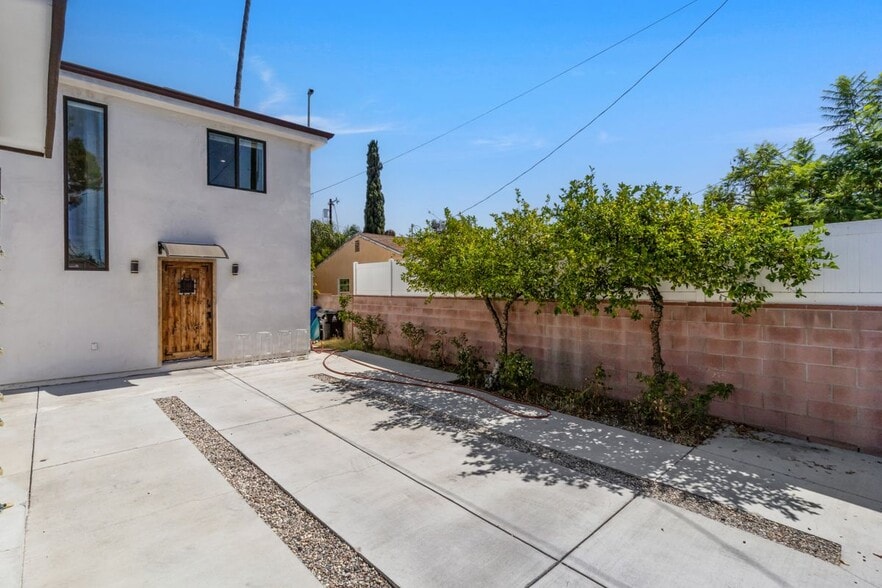 Building Photo - 7754 Ben Ave