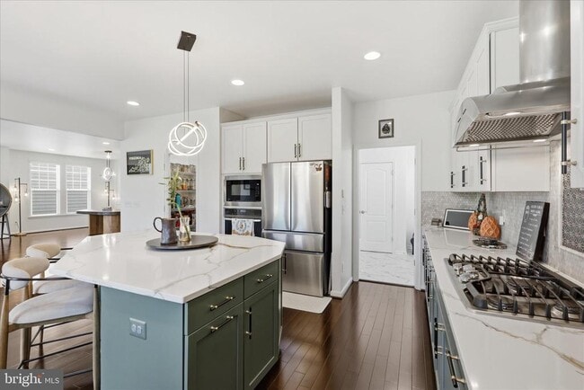 Building Photo - 42522 Stratford Landing Dr