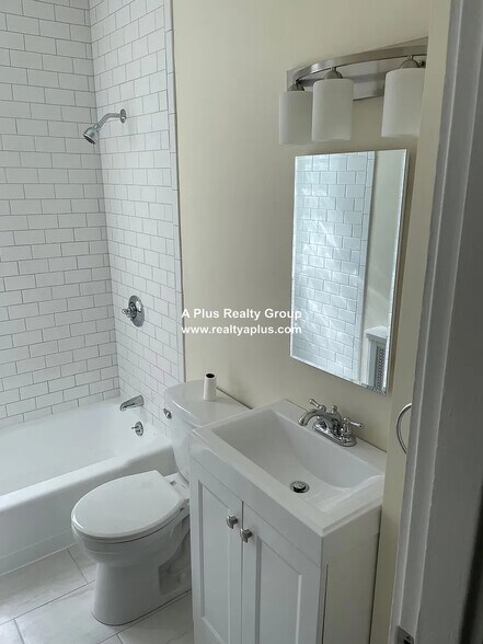 Building Photo - 840 South St