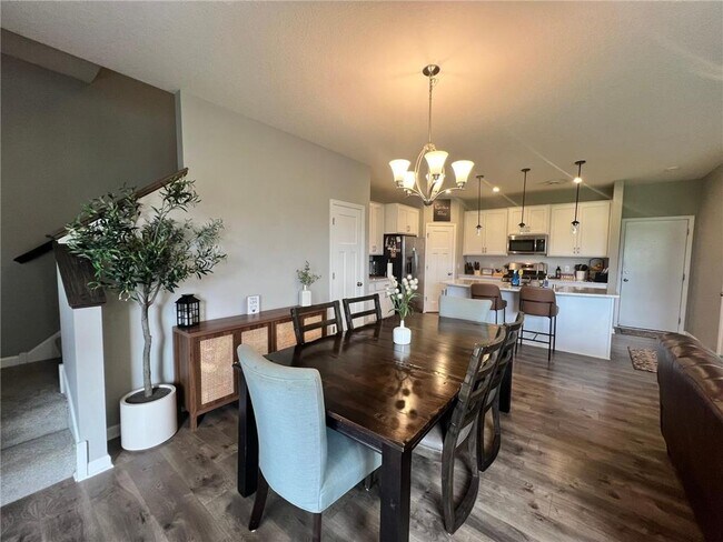 Building Photo - 7303 Fir Ln N