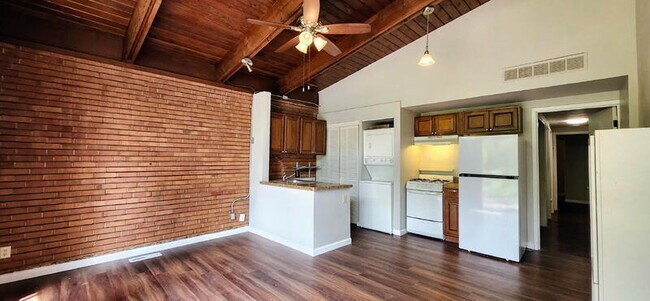 Building Photo - 6707-13 San Bonita Ave