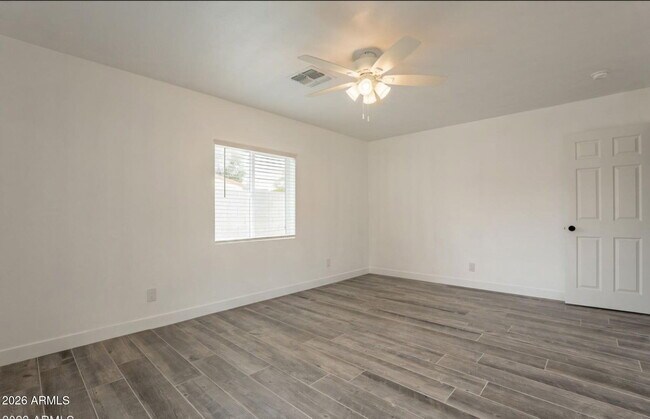 Building Photo - 5039 N 18th Ave