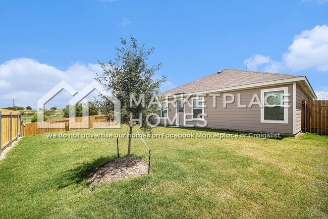Building Photo - 904 Crimson Wolf Rd