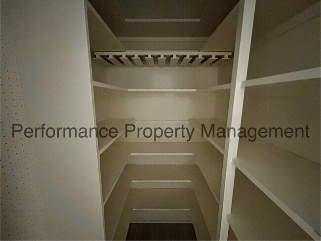 Building Photo - Charming 3 Bed/2 Bath NE Bakersfield Home w/ RBP & $0 Deposit Option