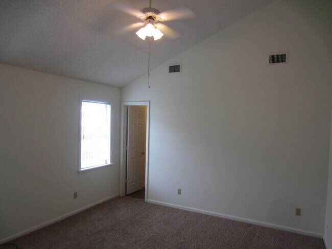 Building Photo - Beautiful Home in Valdosta, Ga!