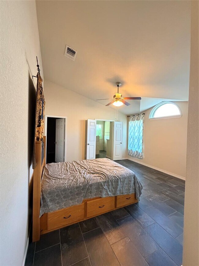 Building Photo - 1313 Fawn Lily Dr