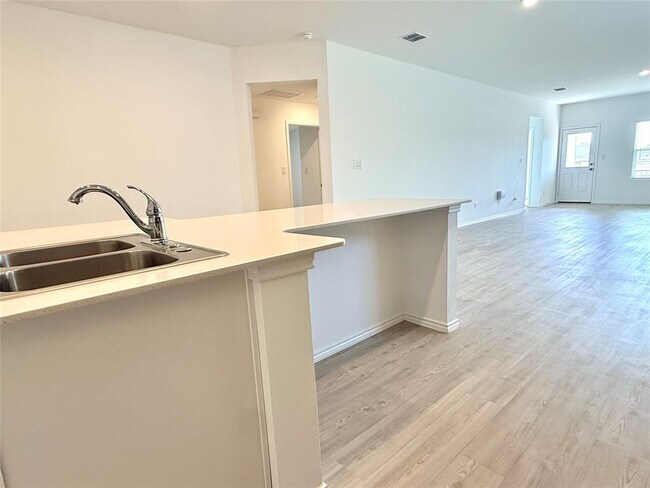 Building Photo - 289 Sormonne Lp