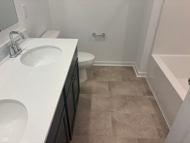 Building Photo - 354 N Grand Oak Dr