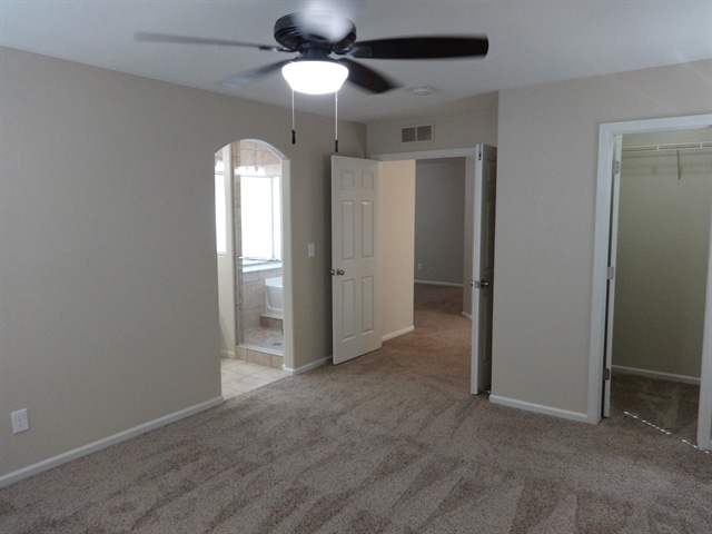 Building Photo - 9438 E 109th Ave