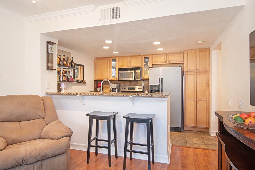 Building Photo - 15273 Maturin Dr