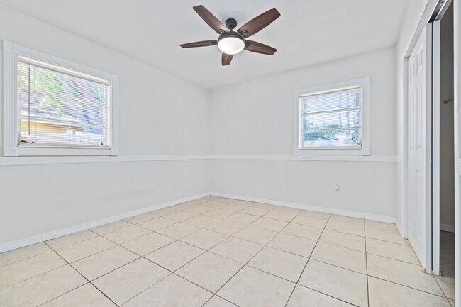 Building Photo - "Charming 4-Bedroom Tampa Home with 2 Full Baths and Spacious Layout!"