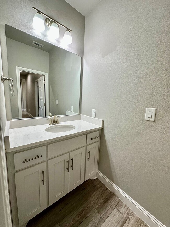 Building Photo - 8618 Alnwick Dr