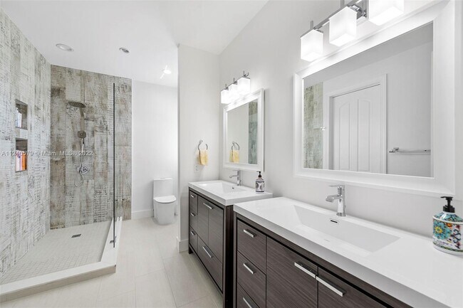 Building Photo - 5801 Melaleuca Rd