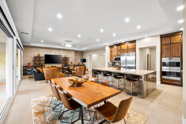 Building Photo - 8396 Sweetwater Creek Way