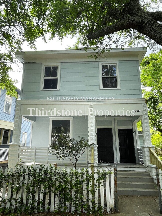 Building Photo - 1230 N Liberty St