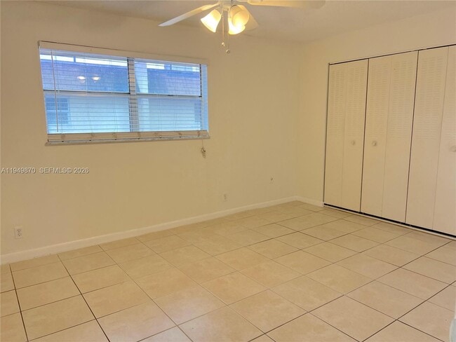 Building Photo - 6518 SW 41st St