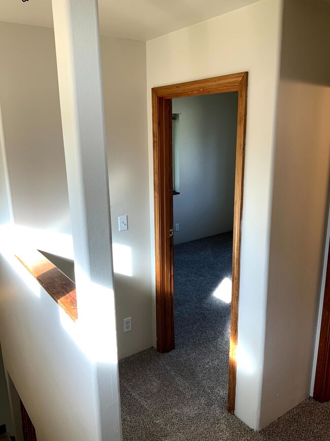 Building Photo - 2 Bedroom in Bethel-Danebo Area