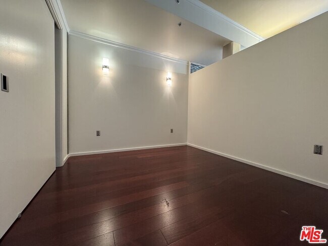 Building Photo - 1155 S Grand Ave