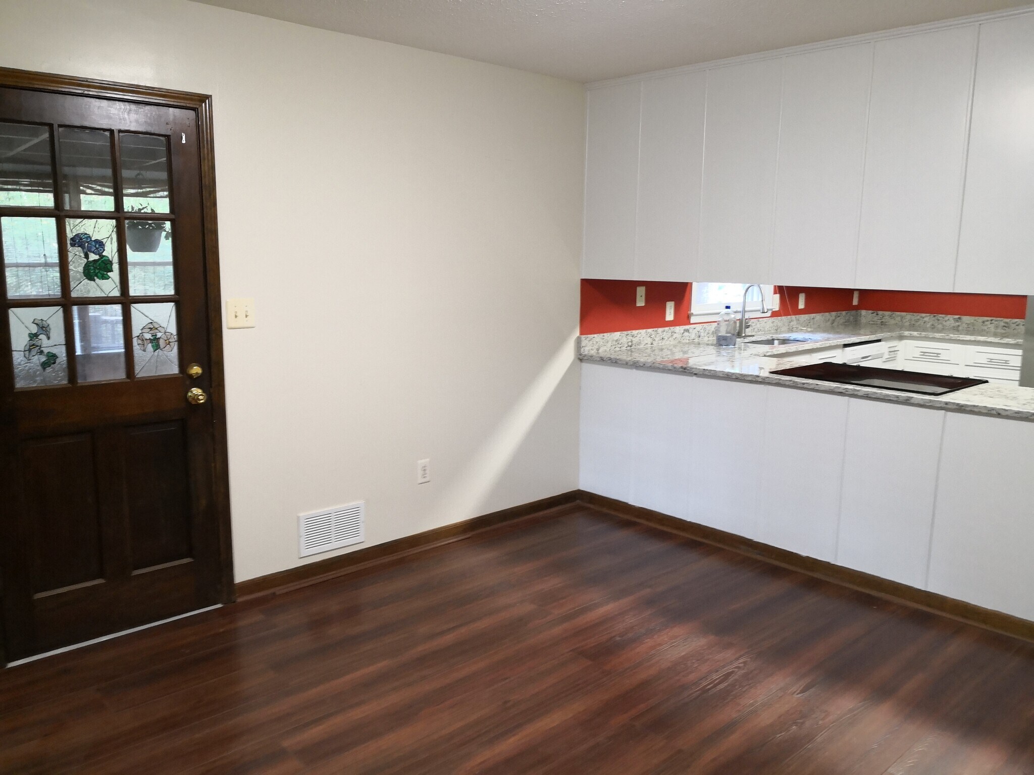 Dining area - 1471 Crooked Creek Rd