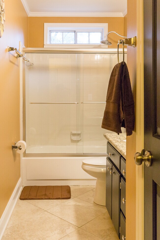 Hallway Full Bath - 2216 Katherine Kiker Rd