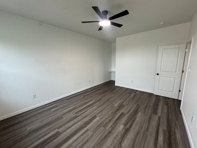 Building Photo - 2817 N Platino Dr