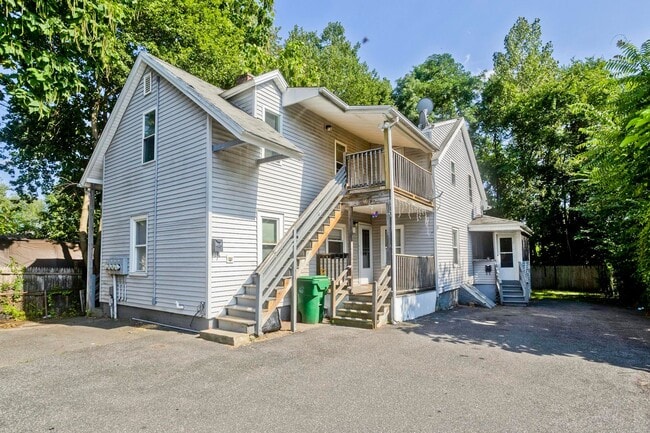 Building Photo - 36 Sheridan St