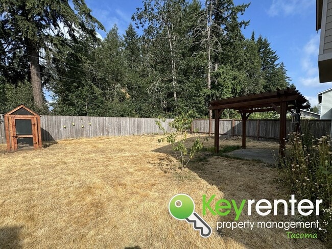 Building Photo - Unique Parkland 4 Bedroom 3 Bath Spacious ...