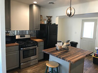 Building Photo - Recently remodeled 2 bed 1 bath