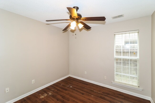 Building Photo - 10229 Cottage Farms Dr