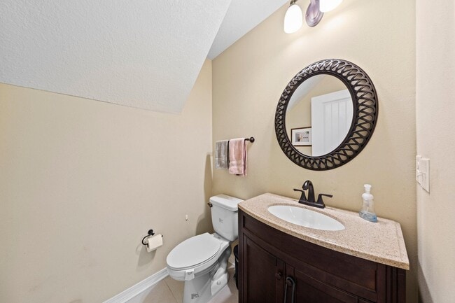 Building Photo - 876 Fairview Dr