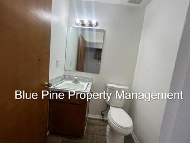 Building Photo - 337 E 15th St