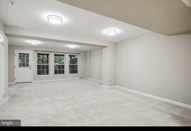 Building Photo - 13652 Palmetto Cir