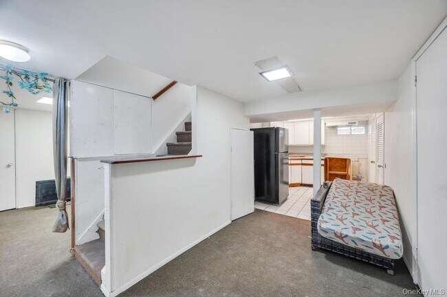 Building Photo - 627 10th Ave