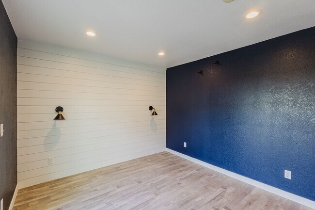 Building Photo - Great updated house in Southeast Denver near Cherry Hills!