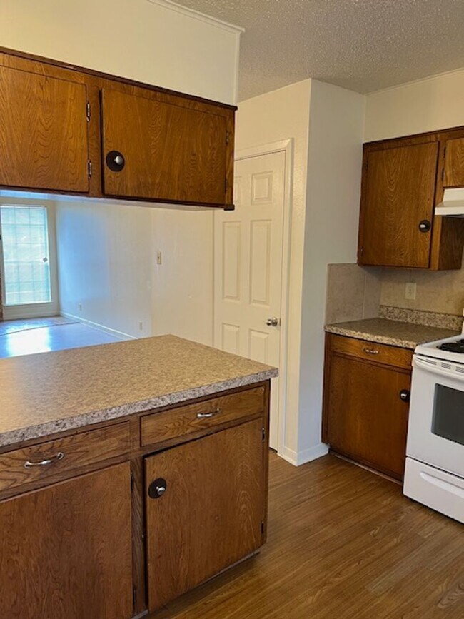 Building Photo - 2 bed 1 bath Duplex in Georgetown