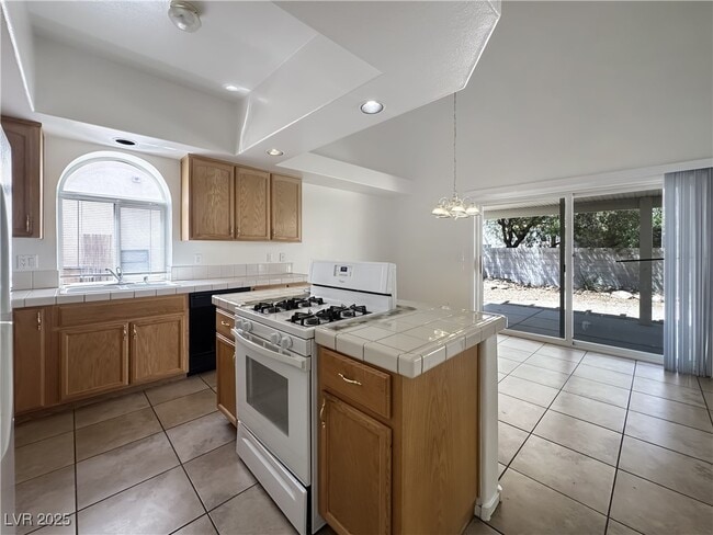 Building Photo - 8700 Raindrop Canyon Ave