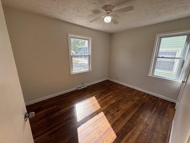 Building Photo - 13506 Bennington Ave