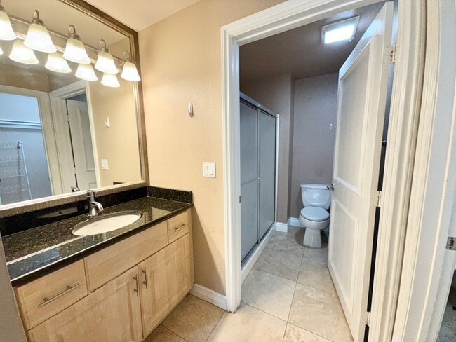 Building Photo - Meridian FURNISHED 2 BDR /2 BATH Luxury Co...