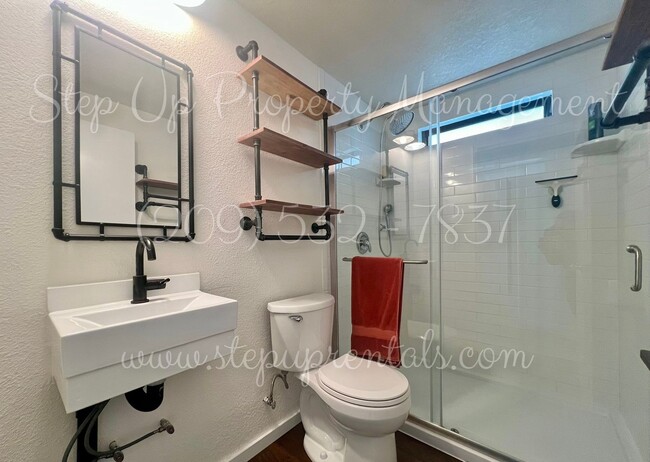 Building Photo - Charming 3 Bedroom Willow Springs Retreat ...