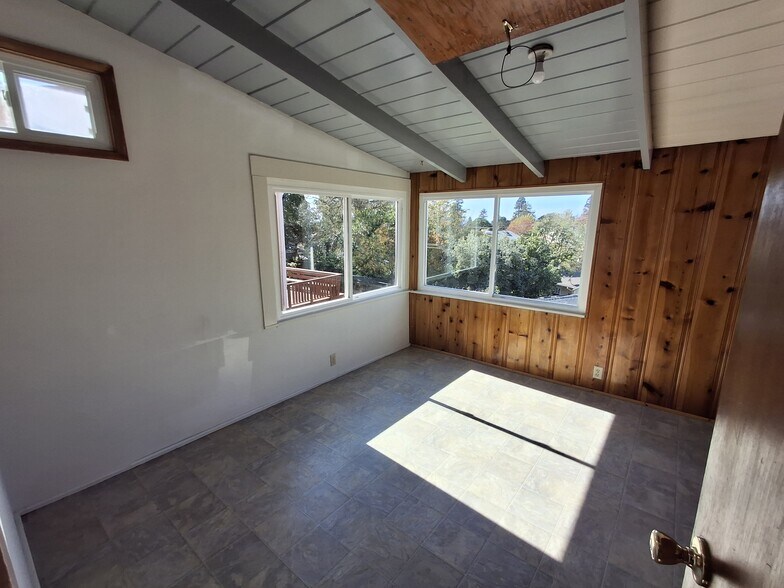 Building Photo - 1132 Sutter St