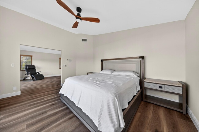 Building Photo - 1505 SE 11th St